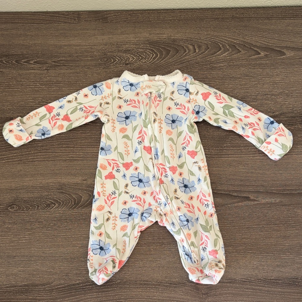 ❤️$4 Carter's Newborn Floral Zippered Footie